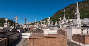 Neste artigo nós te mostramos os principais cemitérios do Rio de Janeiro.