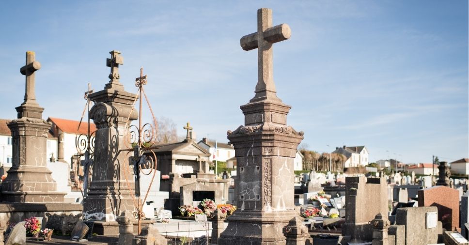 Funerária: arte de cemitério.